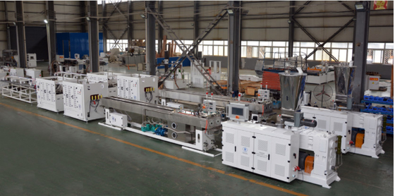 acheter Ligne de production de tubes en PVC de 1 à 6 pouces avec extrudeuse à double vis conique HYZS65/132 avec moteur de 45 kW et sortie de 420 kg/h online manufacture