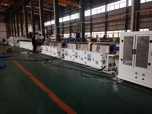 acheter Ligne de production de tubes en PVC de 250 à 630 mm / 315 à 800 mm ligne d'extrusion de tubes en PVC de 380 V / 3P / 50 Hz online manufacture