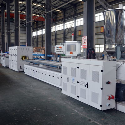 acheter High capacity PVC WPC decking floor extrusion line with laminating film surface treatment with conic twin scerw extruders online manufacture