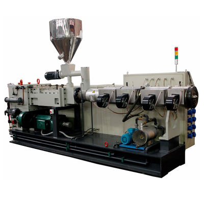 acheter La grande machine de boudineuse à vis de double sortie pour le traitement en plastique 160kw PS130/28 a produit 1100kg/H online manufacture
