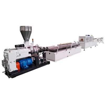 acheter Chaîne de production décorative de plafond de la machine d'extrusion de profil de WPC/WPC online manufacture