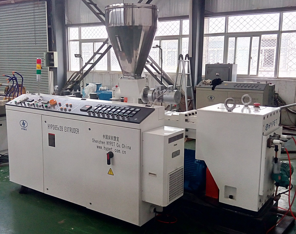 Extrudeuse à double vis pour les granulés de tuyaux en PVC fabriquant HYPS65/28 22kw
