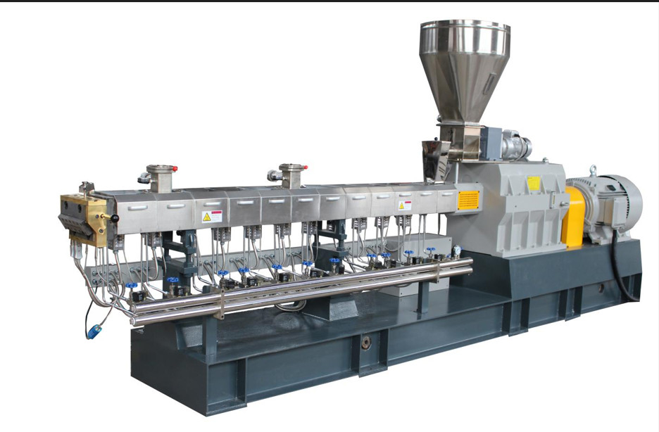 Machine de pelletizing de PET de grande capacité de recyclage de PVC extrudeuse à double vis à eau de rinçage des brins de pelletizing ligne