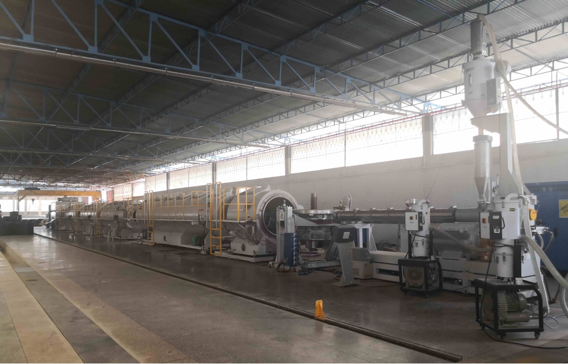 400 mm -1000 mm Plastique HDPE PE tuyaux Machines de fabrication ligne de production avec une grande extrudeuse à vis unique SJ150/38 moteur 400kW Et la sortie 1400kg/h