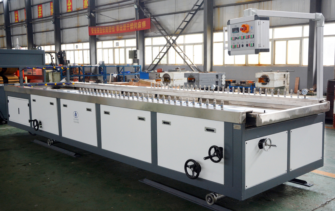 2200 / 2600 mm PP machine à grille creuse 150kw puissance PP ligne d'extrusion de carte creuse