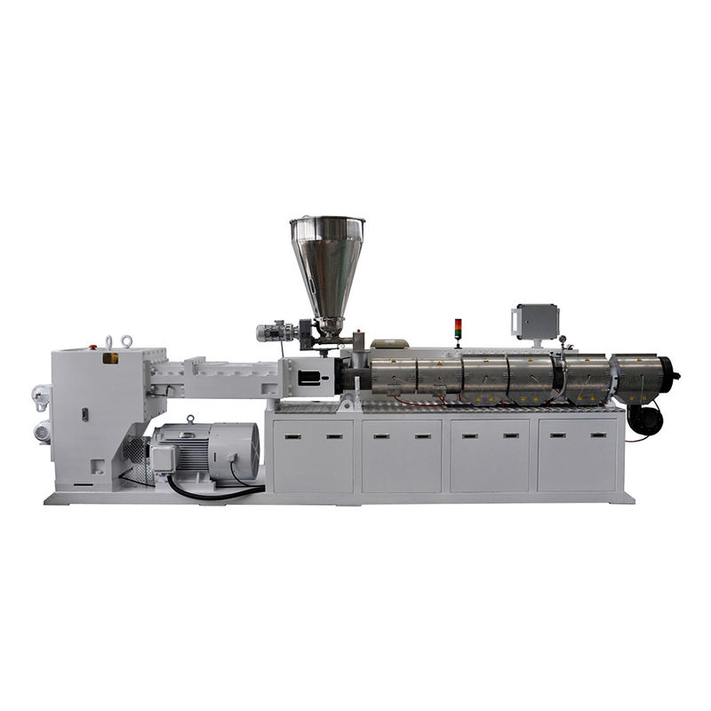 Machine de réutilisation en plastique d'extrudeuse/sortie machine jumelle d'extrudeuse de PVC de vis 700kg/H PS107/28